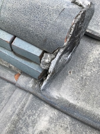 瓦屋根全体