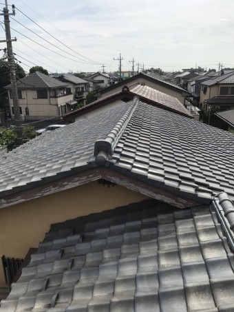 瓦屋根全体