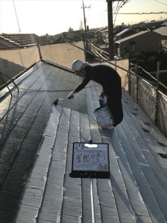 屋根中塗り
