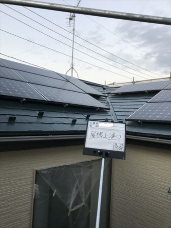 屋根上塗り
