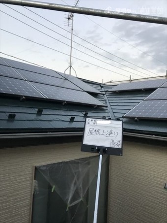 屋根上塗り