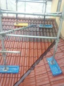 下屋根洗浄中