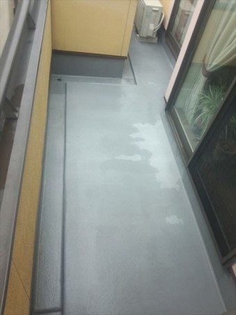 ベランダ床洗浄後