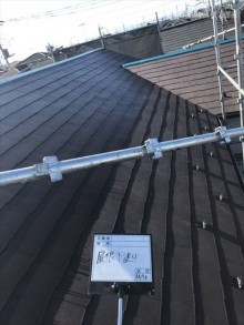 屋根下塗り中