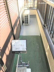 ベランダ防水塗装1回目