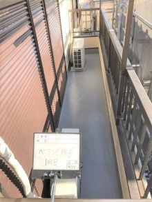 ベランダ防水塗装1回目完了