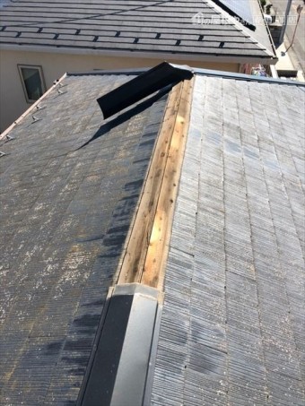 屋根棟板金破損