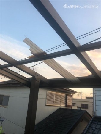 ベランダ波板破損