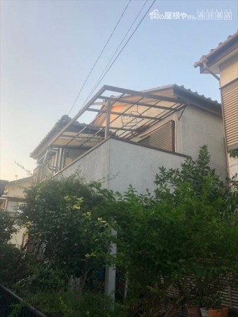 ベランダ波板破損