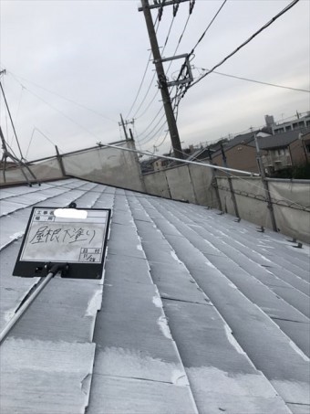 屋根下塗り後