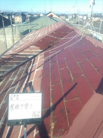 屋根下塗り
