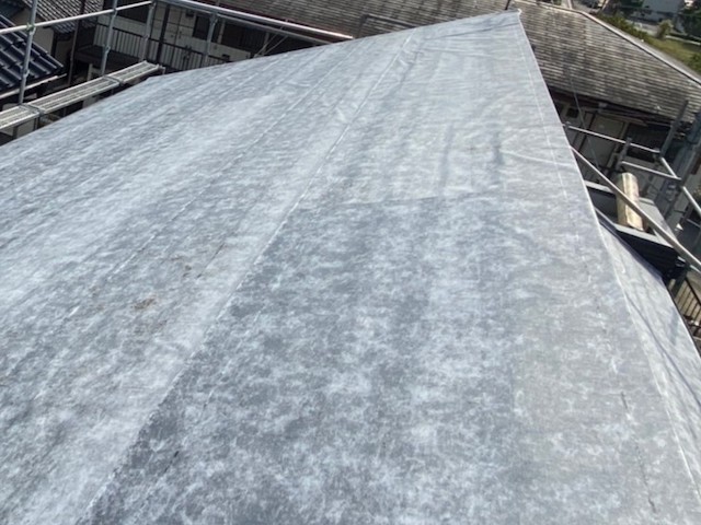 大屋根の防水紙敷設