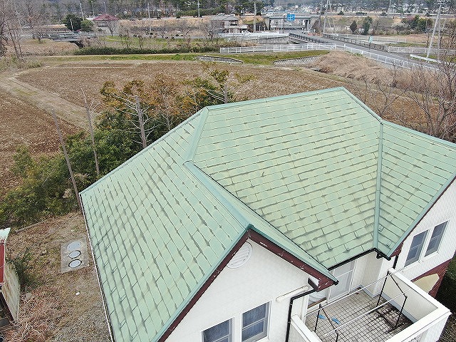 白岡市で屋根の色あせが気になるというお問い合わせ　塗り替え工事です！